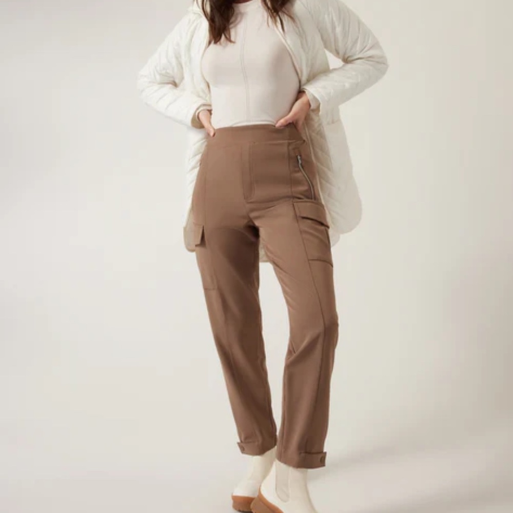 ATHLETA Endless Cargo Pant Rustic Beige Sz 10